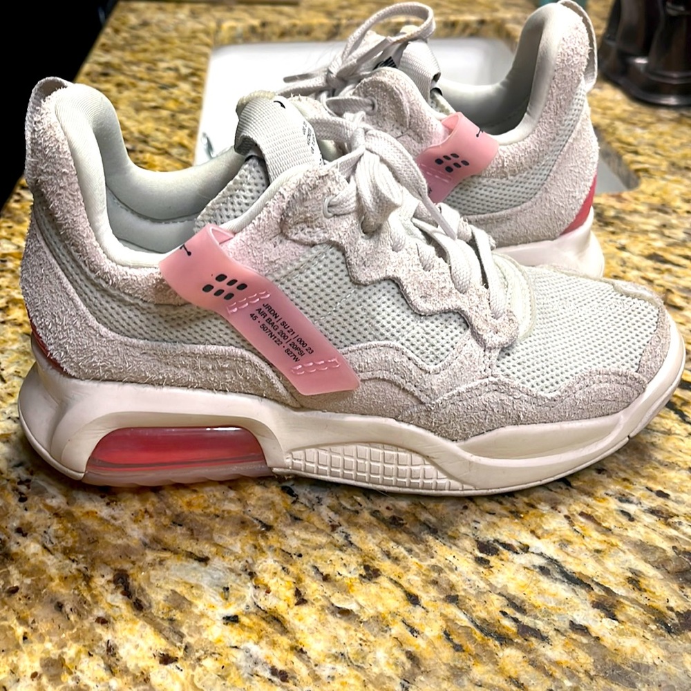 Air Jordan MA2 'Light Bone Sunset Pulse'